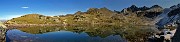 39 Nel Lago di Sopra si specchiano Cima Cadelle e Cima Vallocci con anticime